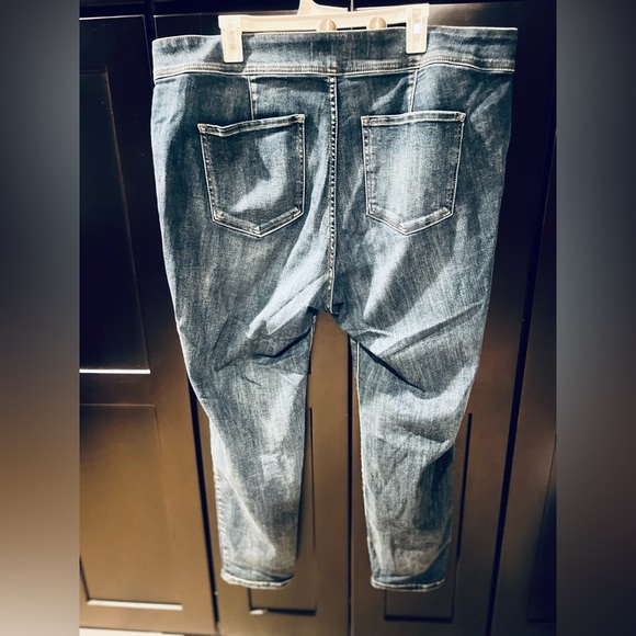LANE BRYANT FLEX MAGIC WAISTBAND
HIGH-RISE JEGGING blue size 22 - Picture 4 of 12